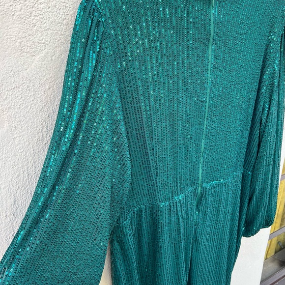 Ivy City Co Green Sequin Dress - Picture 2 of 5